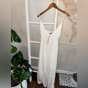 ✨BRIDES✨ White Maxi Dress